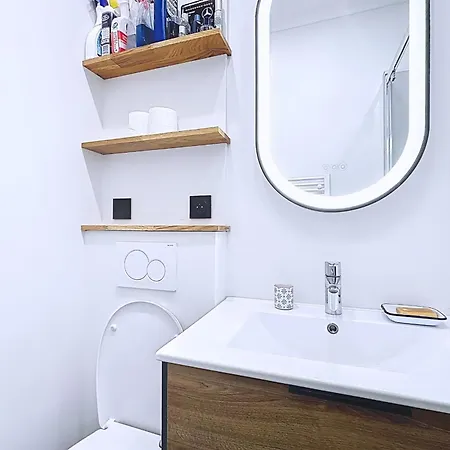 Cosy Flat Near Montmartre Apartment *